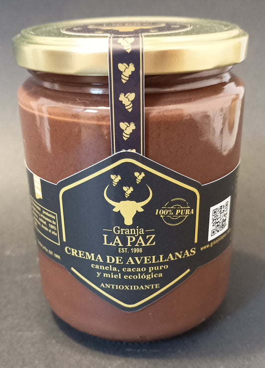 Autentica crema de avellanas ecológica con canela, miel cruda orgánica y cacao Theobroma Granja La Paz